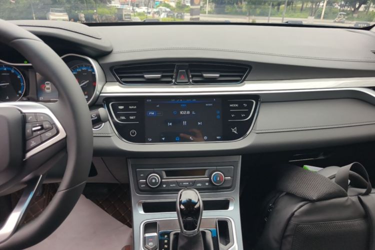 GEELY Emgrand 2019 #13 GEELY Emgrand 2019 car image #13