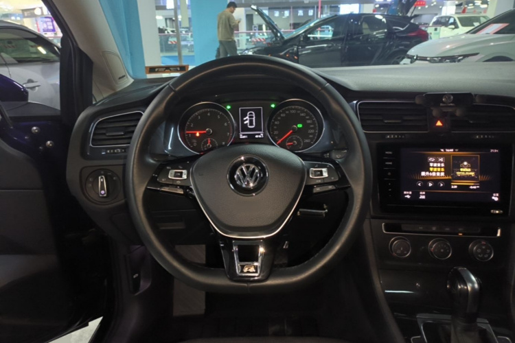 Volkswagen Golf 2020 #11 Volkswagen Golf 2020 car image #11