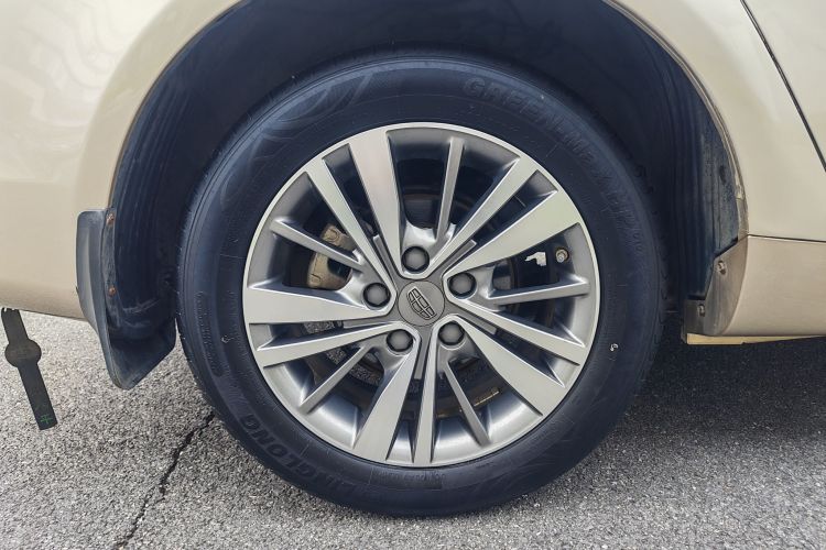 GEELY Emgrand 2019 car image #11