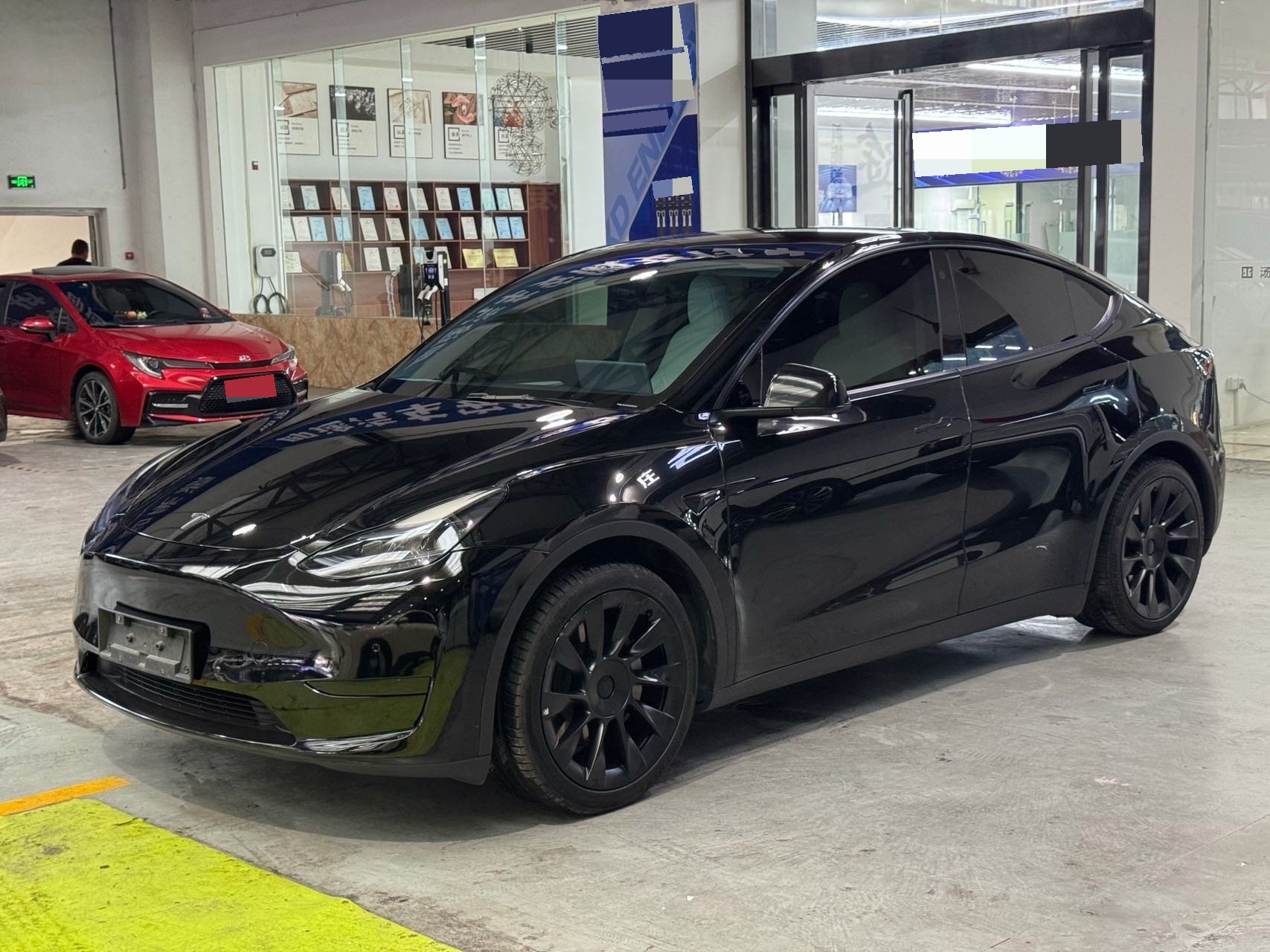 Tesla Model Y 2023 car image 