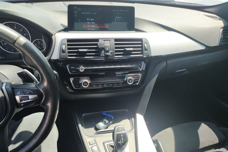 BMW 3 Series 2016 صورة سيارة #11