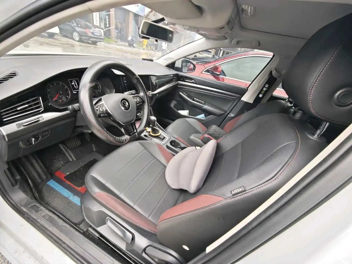 Volkswagen Bora 2022 car image #5