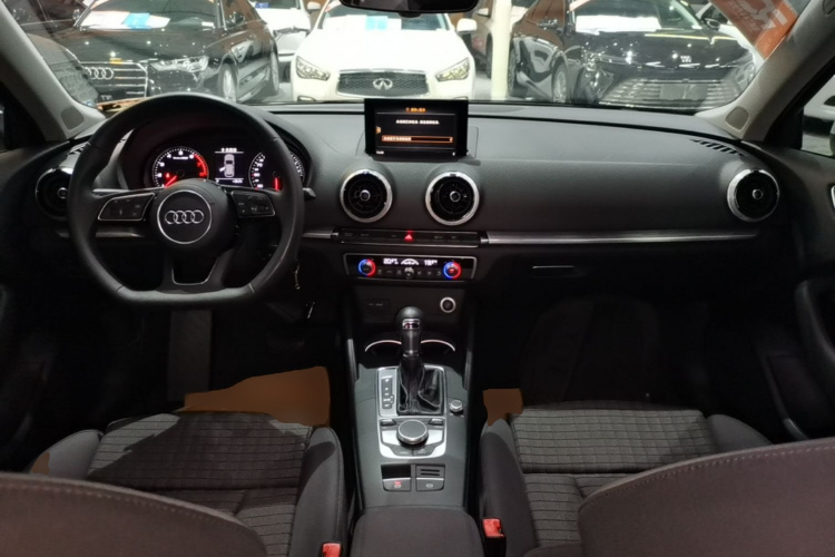 Audi A3 2017 immagine di auto #10
