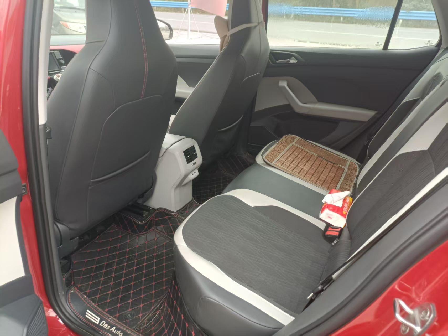 Volkswagen T-Cross 2019 #3 Volkswagen T-Cross 2019 immagine di auto #3
