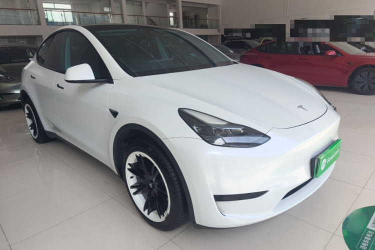Tesla Model Y 2023 #4 Tesla Model Y 2023 car image #4