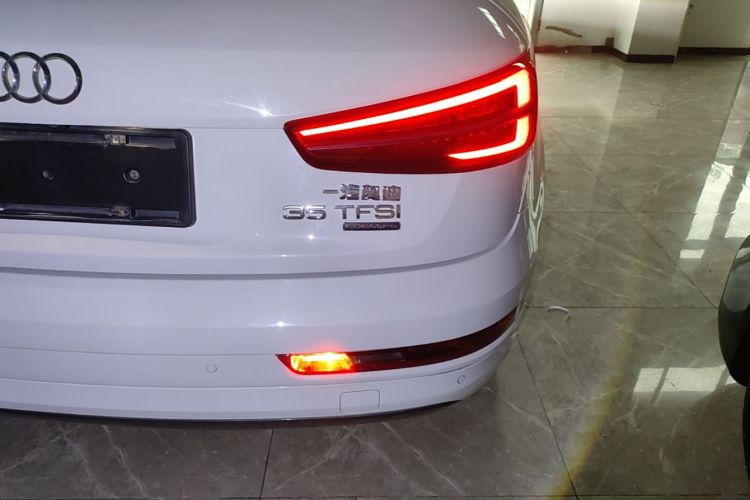 Audi Q3 2018 #8 Audi Q3 2018 car image #8