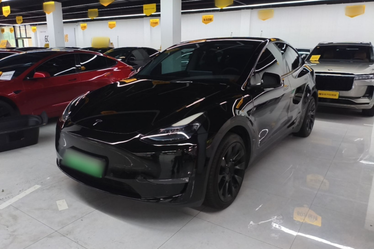 Tesla Model Y 2023 #2 Tesla Model Y 2023 car image #2