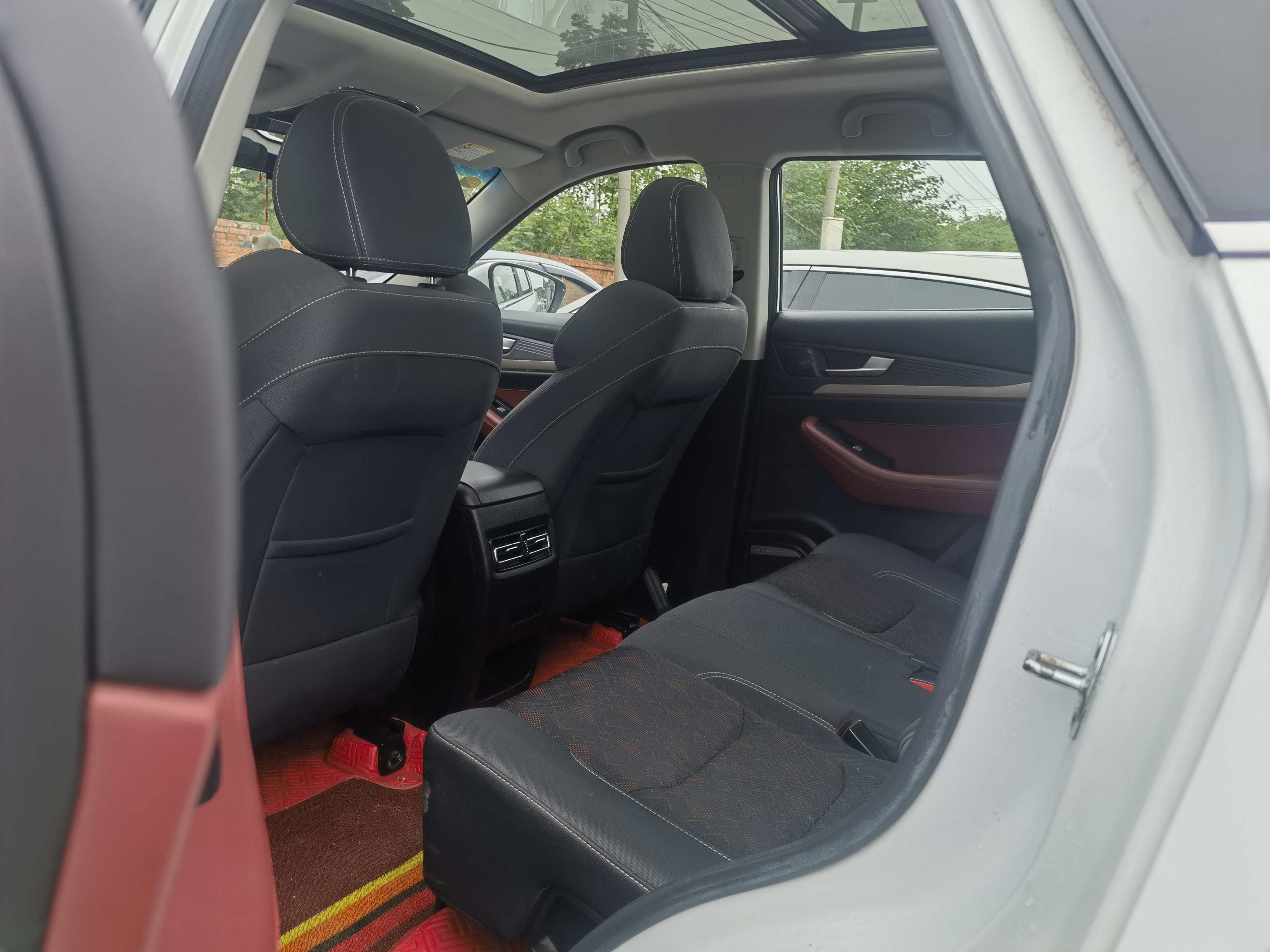 Jetour X70 2023 car image #8