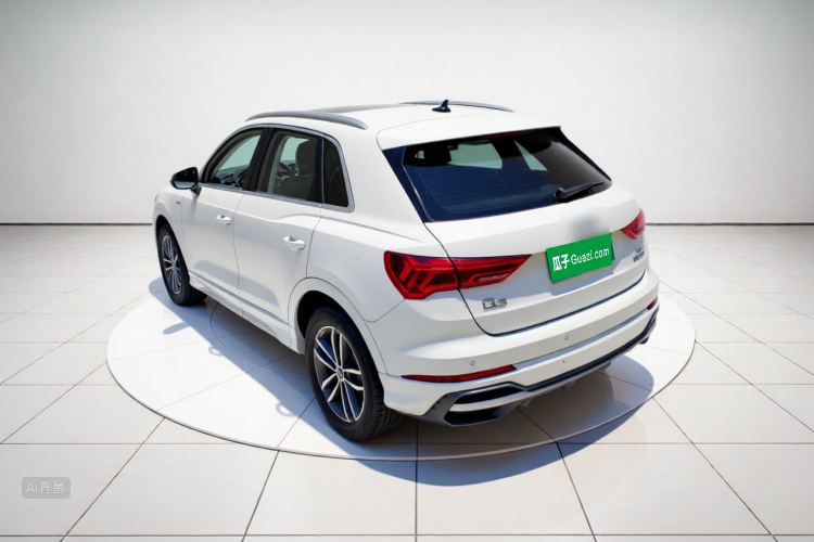 Audi Q3 2022 car image #5