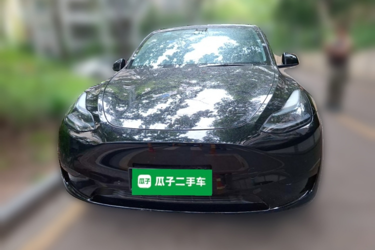 Tesla Model Y 2023 car image #3