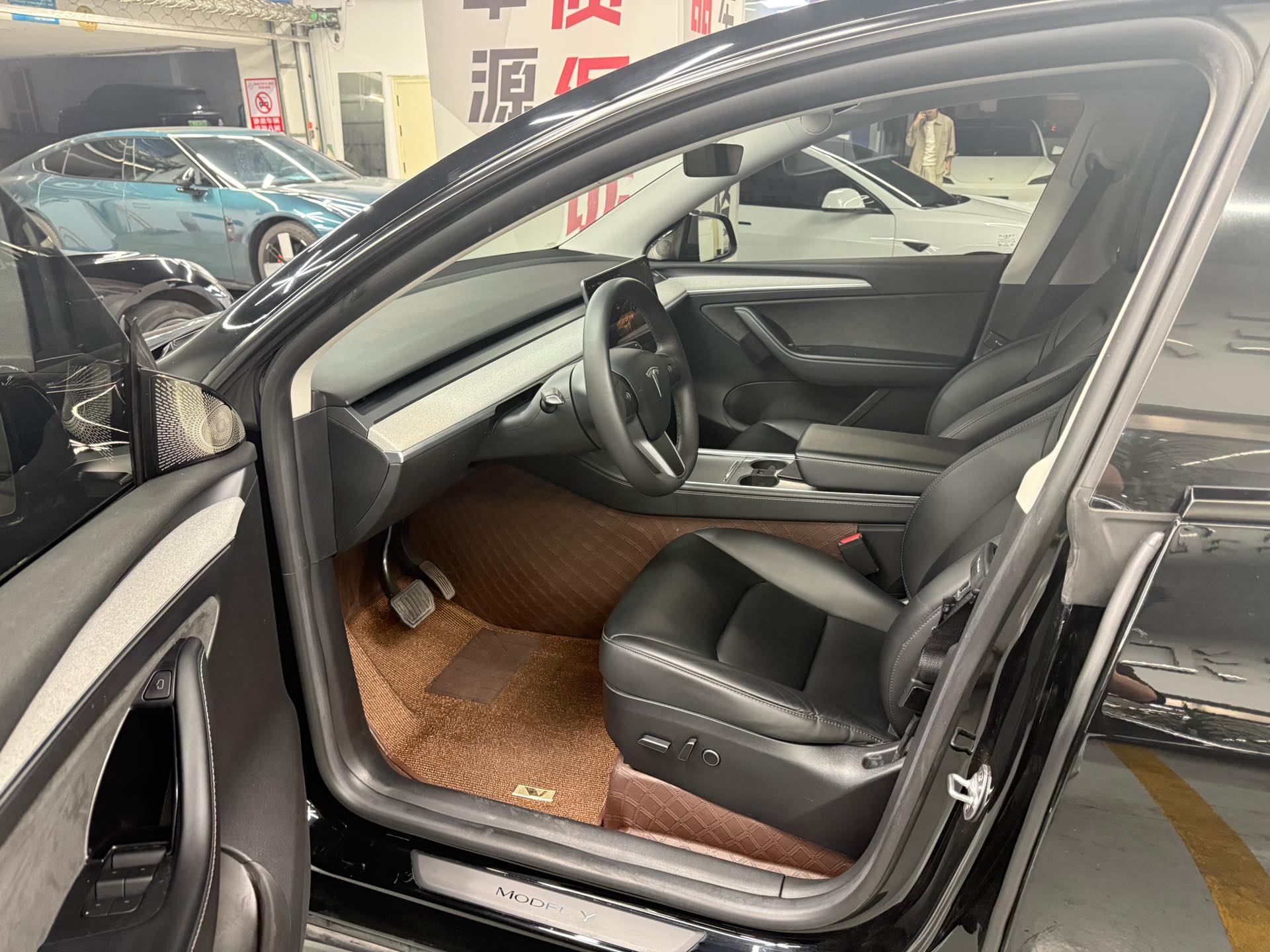 Tesla Model Y 2024 #3 Tesla Model Y 2024 immagine di auto #3