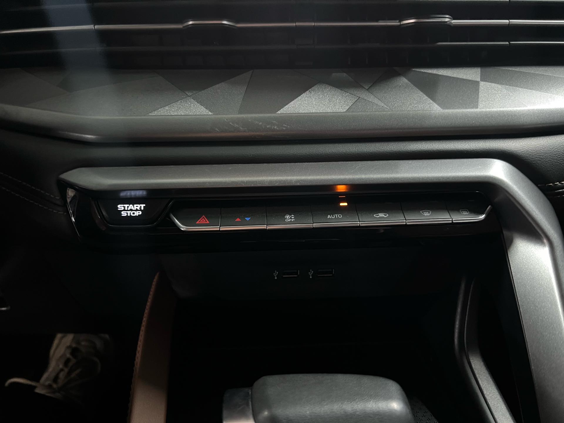 GEELY Vision X6 2023 imagem de carro #11