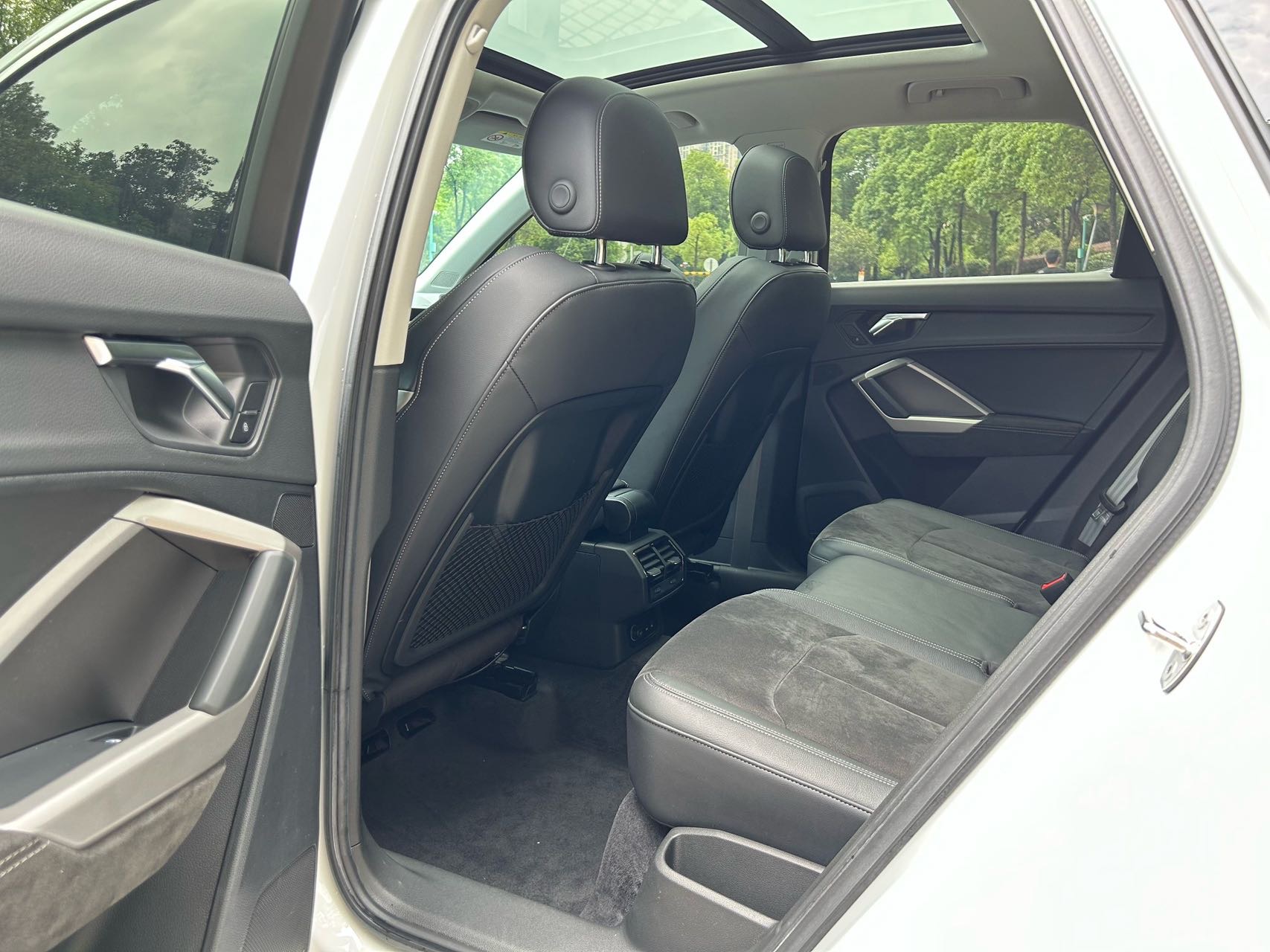 Audi Q3 2022 car image #6
