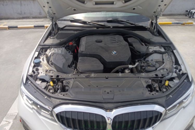 BMW 3 Series 2021 car image #22