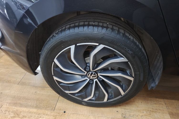 Volkswagen Golf 2021 car image #10