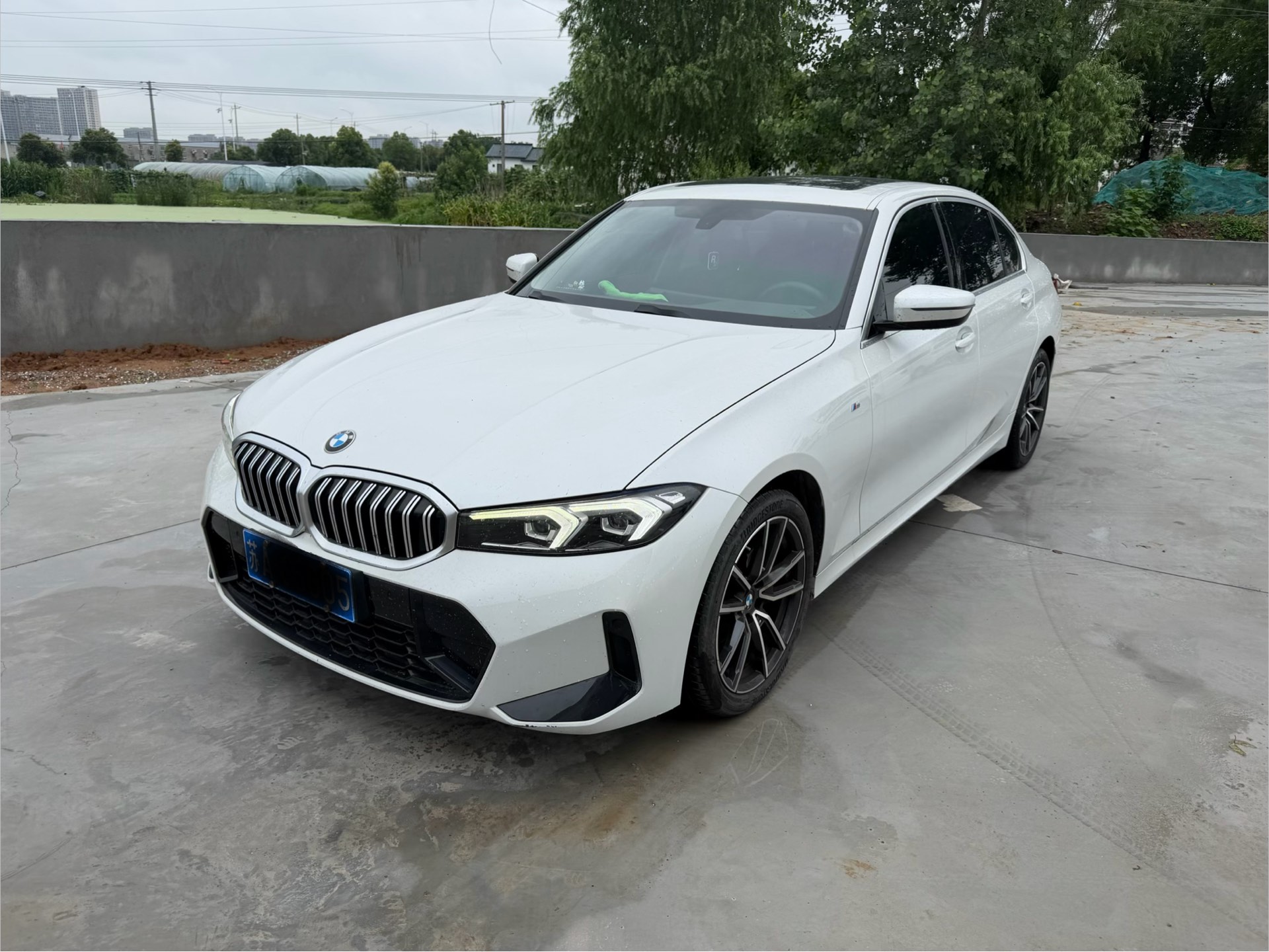 BMW 3 Series 2023 BMW 3 Series 2023 car image