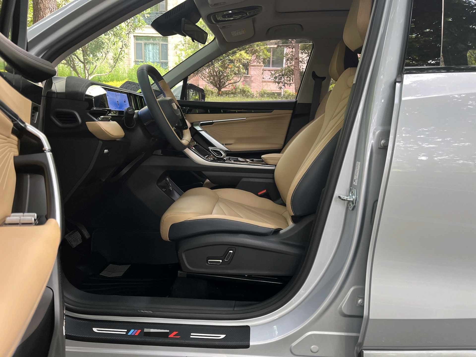 GEELY Boyue L 2023 car image #5