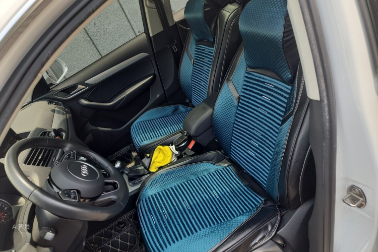 Audi Q3 2019 car image #17