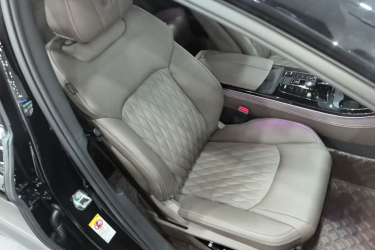 BYD Han 2024 car image #24