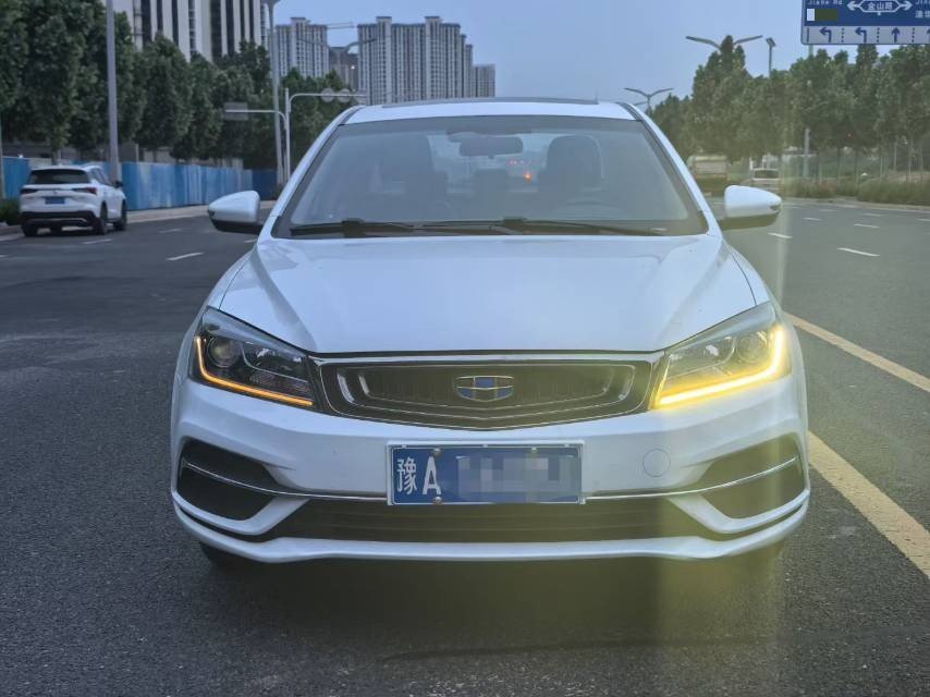 GEELY Emgrand 2018 car image #2