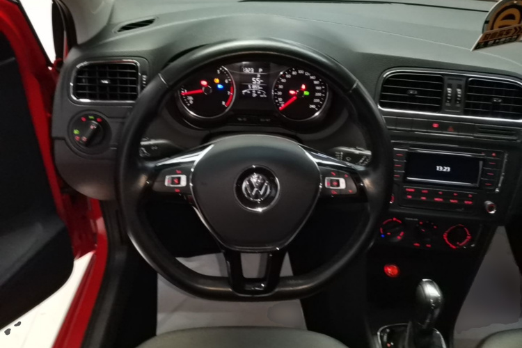 Volkswagen Polo 2017 #15 Volkswagen Polo 2017 car image #15
