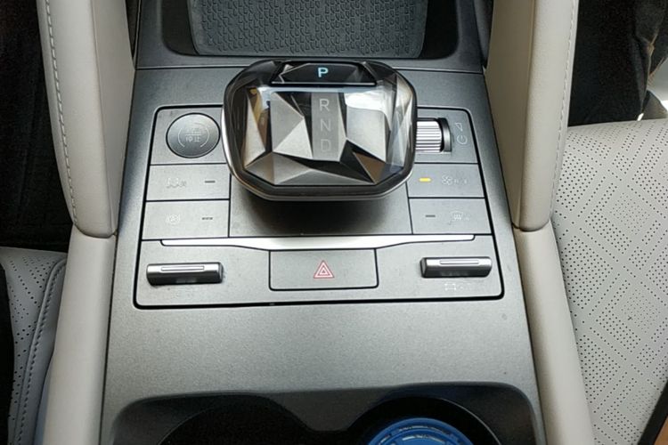BYD YuanUP 2024 imagem de carro #14