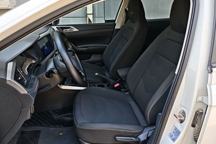 Volkswagen Polo 2020 car image #19