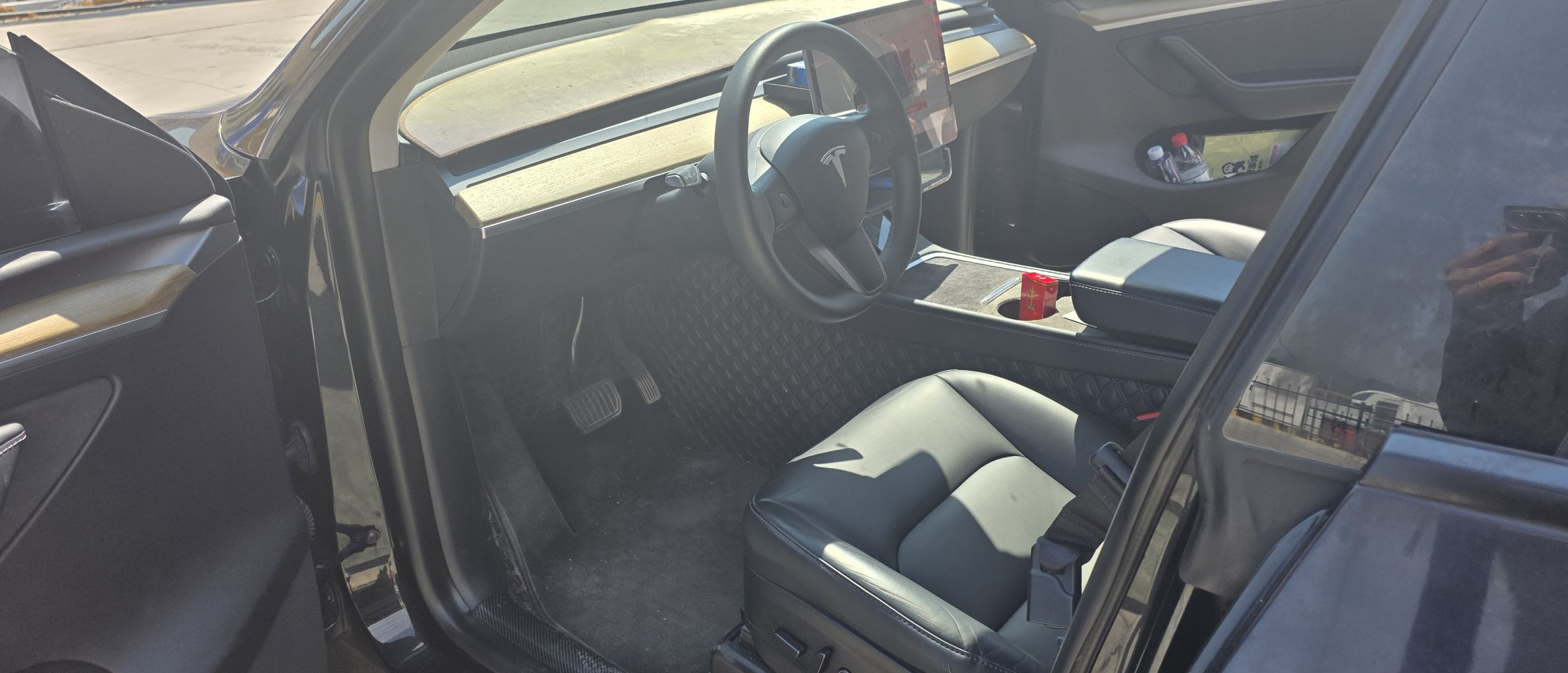 Tesla Model Y 2023 #7 Tesla Model Y 2023 car image #7
