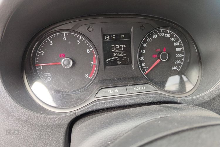 Volkswagen Polo 2019 car image #14