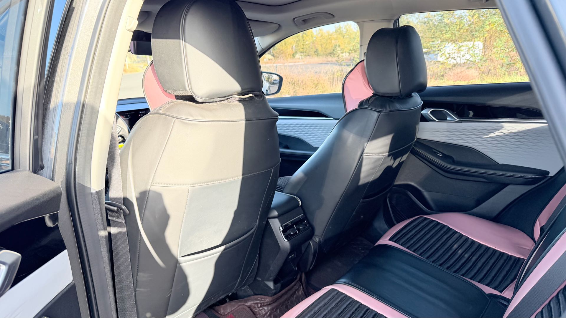 GEELY Coolray 2023 car image #6