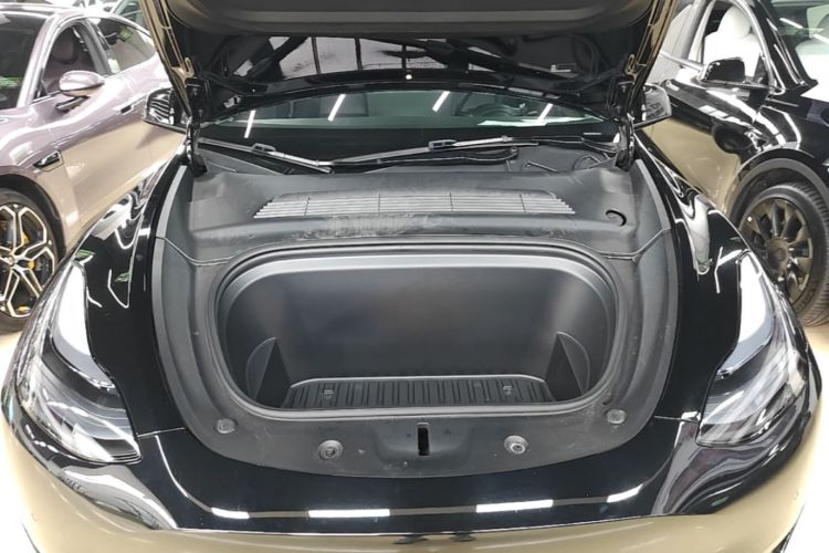 Tesla Model Y 2023 #20 Tesla Model Y 2023 car image #20