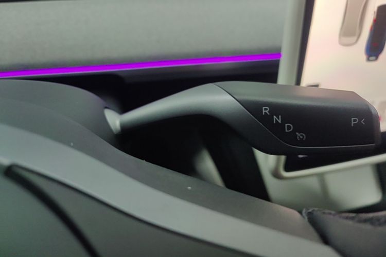 Tesla Model Y 2024 #14 Tesla Model Y 2024 car image #14