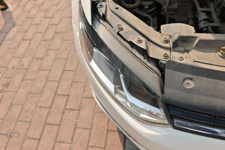 Volkswagen Polo 2016 car image #8