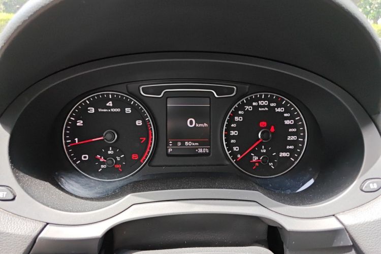 Audi Q3 2015 #12 Audi Q3 2015 car image #12