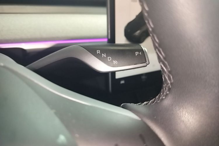 Tesla Model Y 2023 #14 Tesla Model Y 2023 car image #14