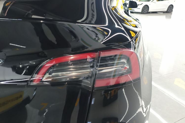 Tesla Model Y 2022 car image #8