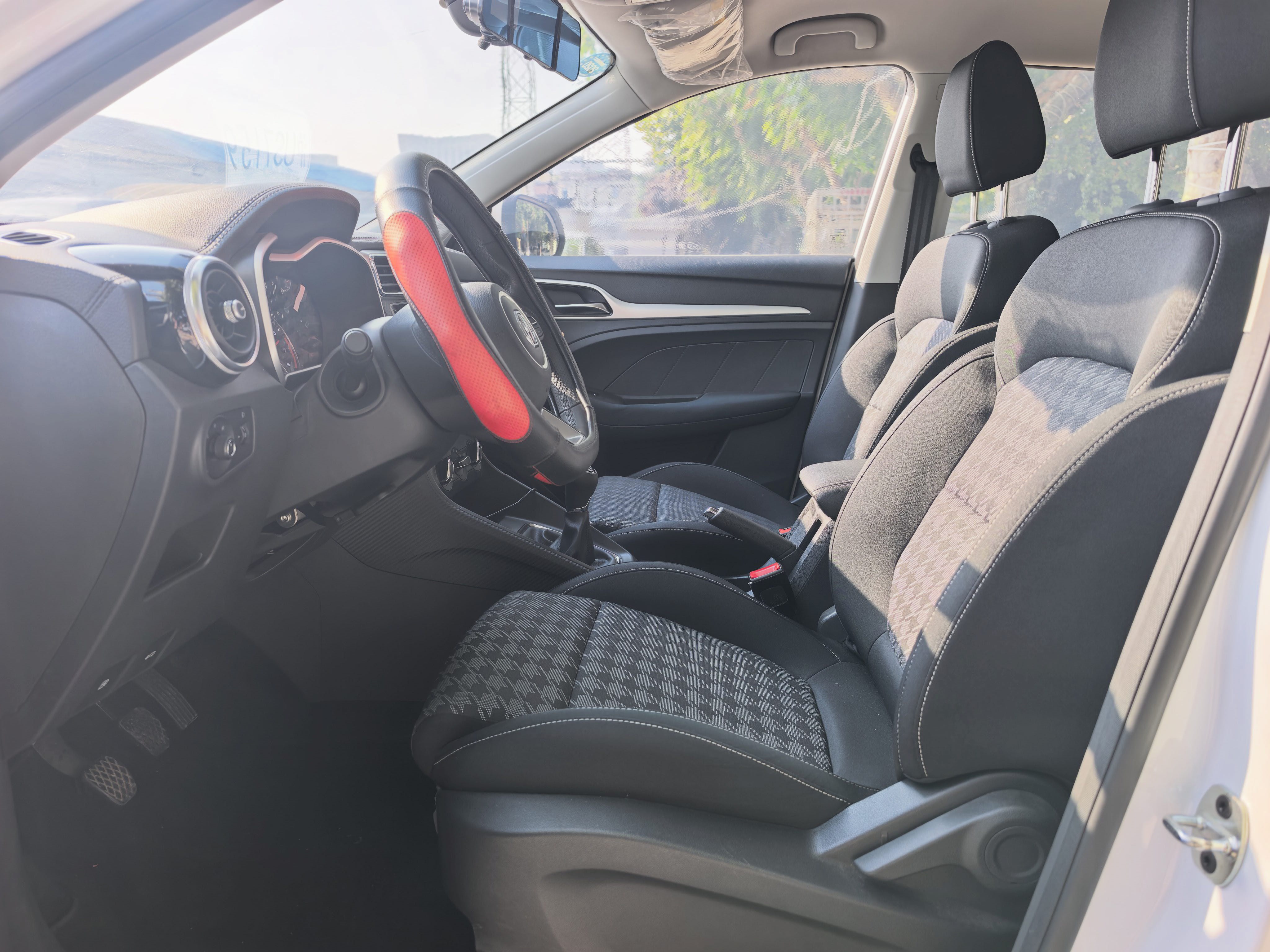 MG ZS 2019 immagine di auto #2