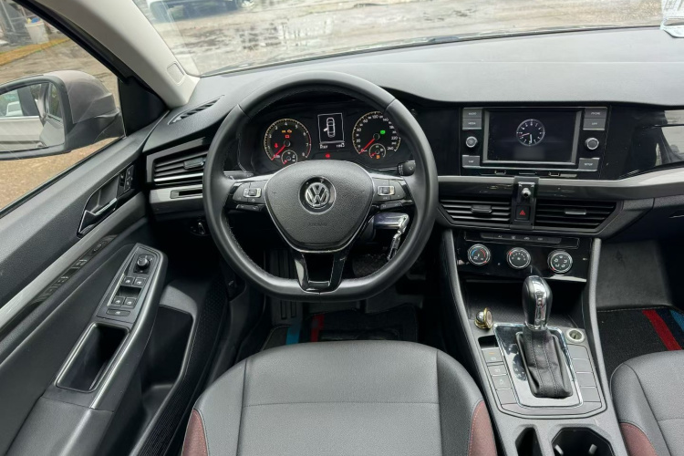 Volkswagen Bora 2019 image de voiture #10