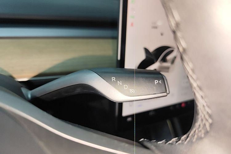 Tesla Model 3 2022 car image #14