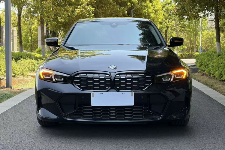 BMW 3 Series 2024 изображение автомобиля #3