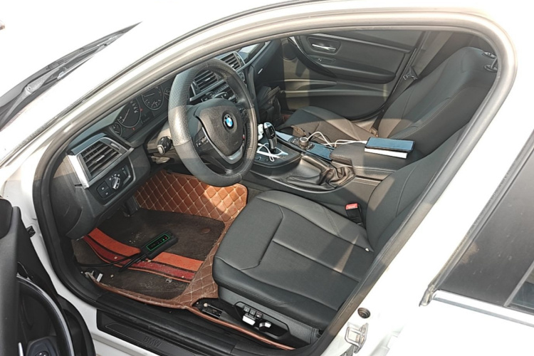 BMW 3 Series 2017 car image #15