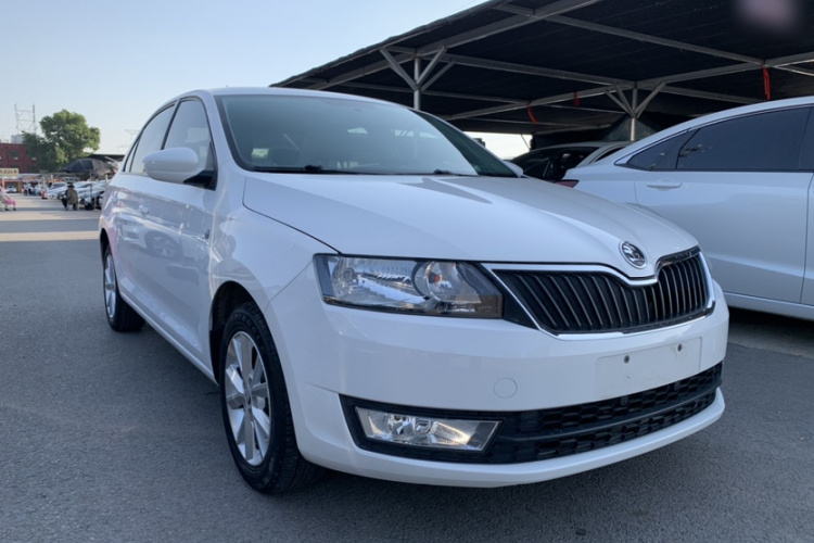 Skoda Rapid 2015 #3 Skoda Rapid 2015 image de voiture #3
