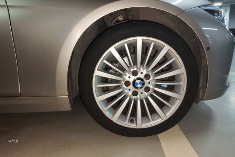 BMW 3 Series 2018 car image #9