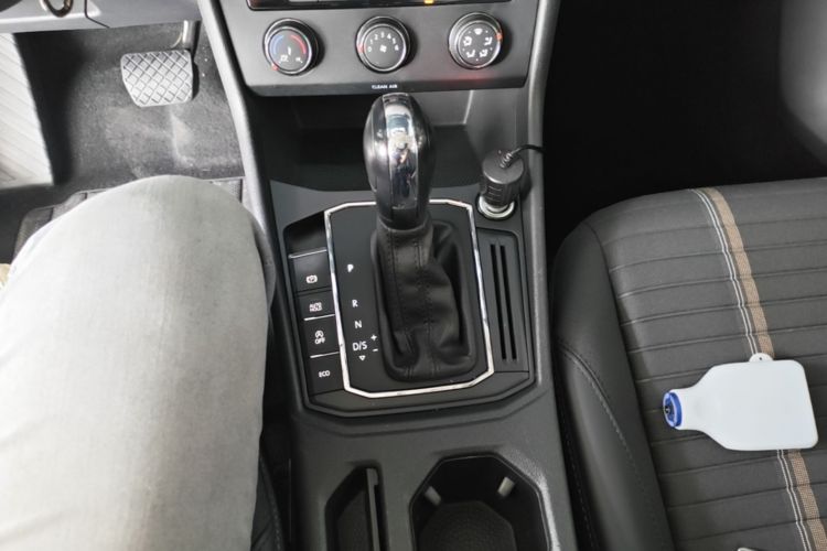 Volkswagen Lavida 2020 car image #14