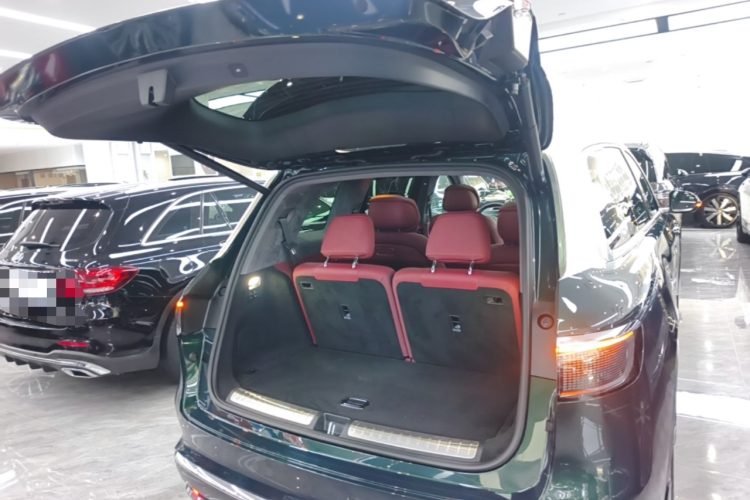2025 car image #19