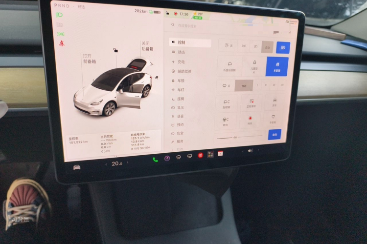 Tesla Model Y 2021 #15 Tesla Model Y 2021 car image #15