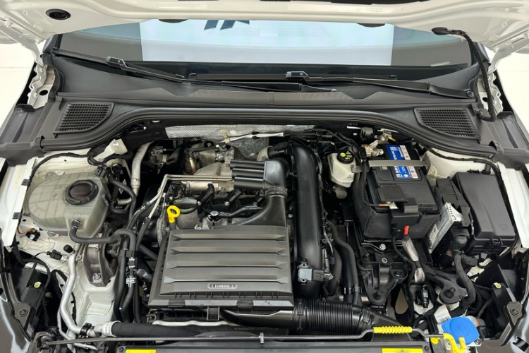 Volkswagen Golf 2021 car image #21