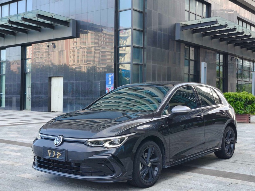 Volkswagen Golf 2021 car image #2