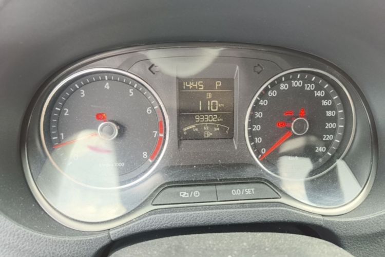 Volkswagen Polo 2015 car image #12