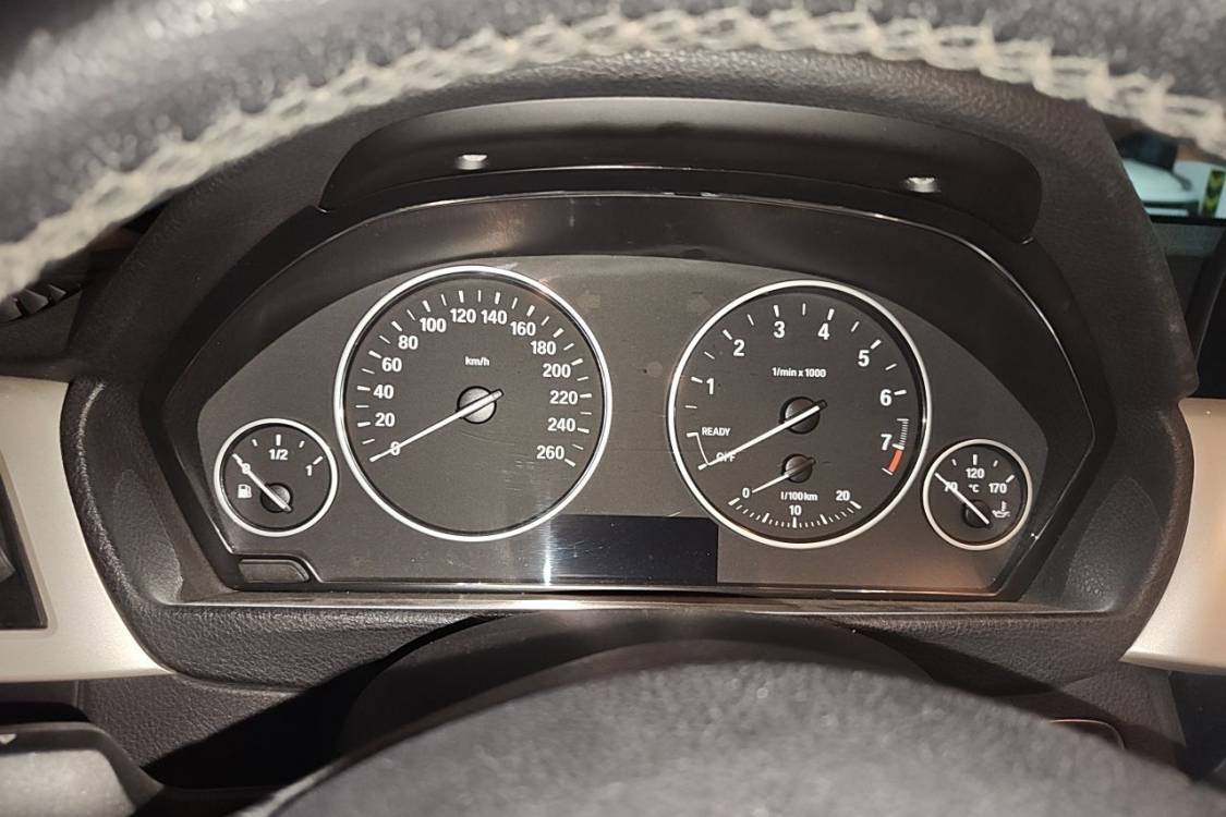 BMW 3 Series 2015 car image #26